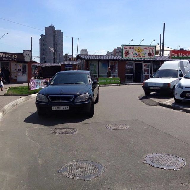 Автомобиль комика Зеленского стал "героем парковки"