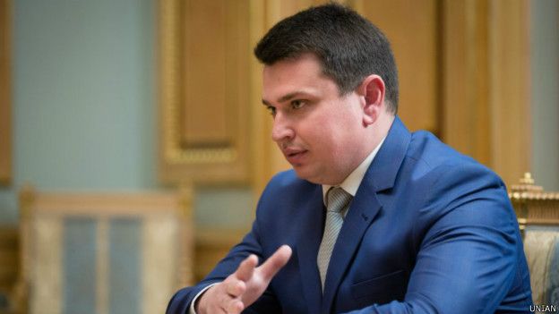 ЗА КУЛИСАМИ ГОСПРОГРАММЫ: КАК УЛИЧЕННЫЙ В КОРРУПЦИИ ЯЦЕНЮК ПЕРЕИНАЧИЛ АНТИКОРРУПЦИОННУЮ СТРАТЕГИЮ ПОД СЕБЯ И ВЫБИЛ КОЗЫРИ У ПОРОШЕНКО