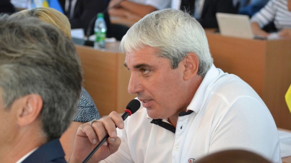 Депутат Николаевского горсовета Александр Болтянский грубо нарушил ПДД, припарковав свой «Lexus» возле «зебры»