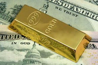 Россия затеяла опасную игру с долларом и золотом