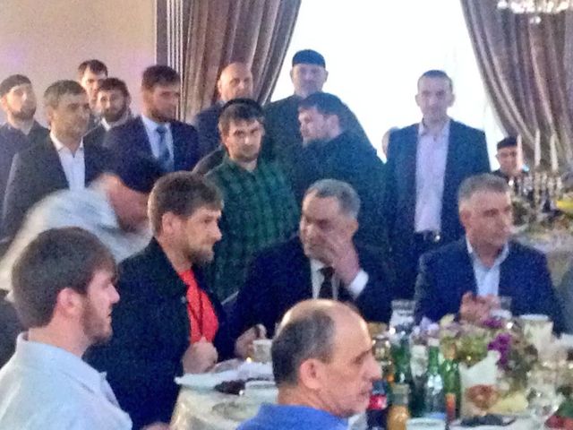 Кадыров устроил пляски на скандальной свадьбе в Чечне. Видеофакт