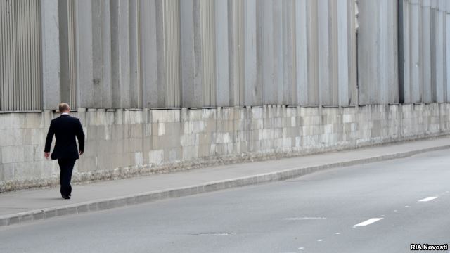 "Путин удлиняет путь к кладбищу"