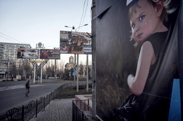 Украина хочет изолировать Донбасс. Чем это угрожает