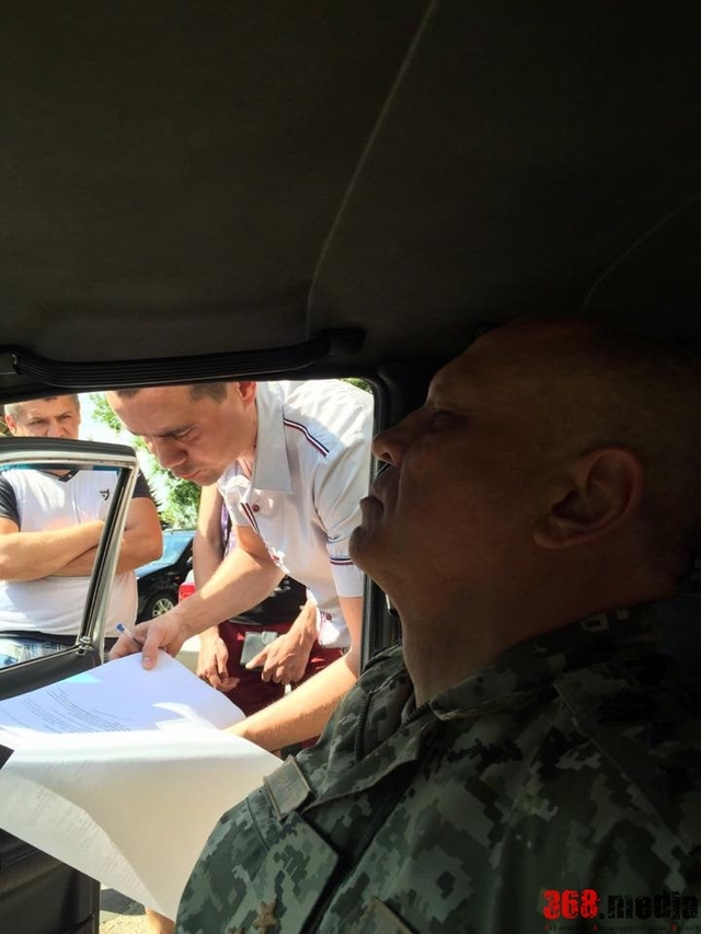 ПОДРОБНОСТИ ЗАДЕРЖАНИЯ ОДЕССКОГО ВОЕНКОМА: У НЕГО НАШЛИ ПОЧТИ ЧЕТЫРЕ ТЫСЯЧИ ДОЛЛАРОВ (ВИДЕО)