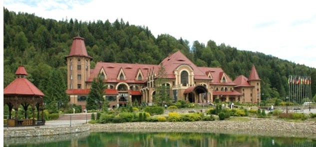 Суд отобрал у Януковича резиденцию на Ивано-Франковщине