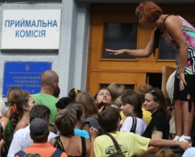 Почему, поступив в институт, студенты рискуют получить диплом ПТУ