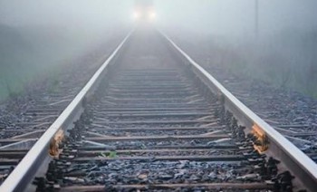 Мужчина с шестилетней дочкой на руках шагнул под поезд