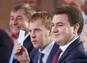 Нардеп Бондар очолив партію екс-регіонала Хомутинніка, яку підтримає Коломойський