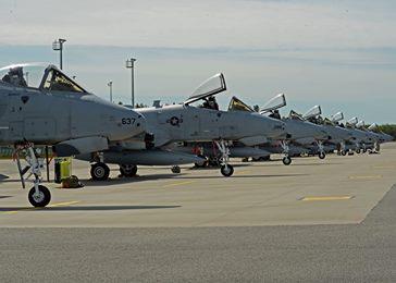 В Эстонию продолжают прибывать штурмовики А-10 ВВС США. ФОТО