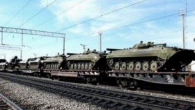 В Харцызск скрытно зашел эшелон бронетехники из России