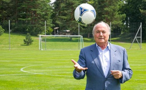 Блаттер может остаться президентом ФИФА