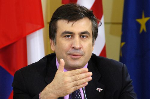 Саакашвили пообещал навести порядок и прокатился в общественном транспорте