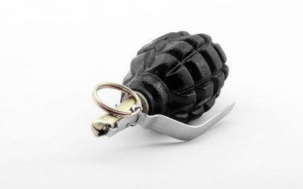 На Львіщині зловмисник погрожував гранатою працівнику АЗС