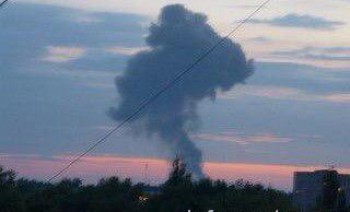 В Донецке горит химзавод