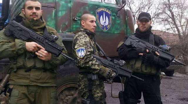 Перед базой «Торнадо» размещают снайперов, с близлежащих территорий вывозят детей