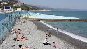 Крым: путешествие в Мордор. Зомби в церкви. Цены и зарплаты