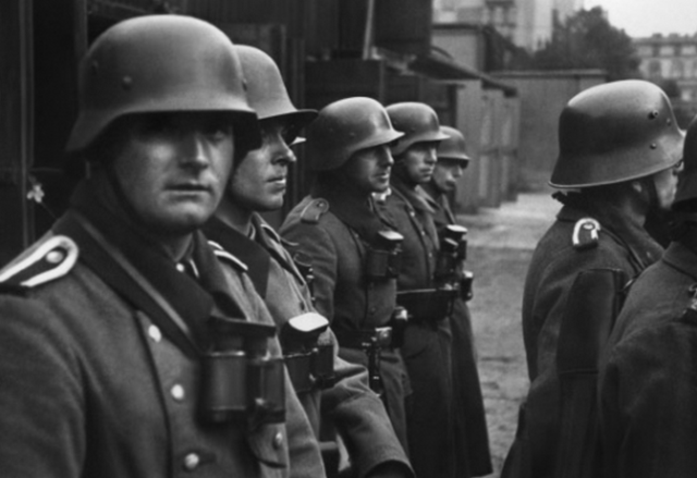 В России установили памятник ВОВ с портретом солдата вермахта