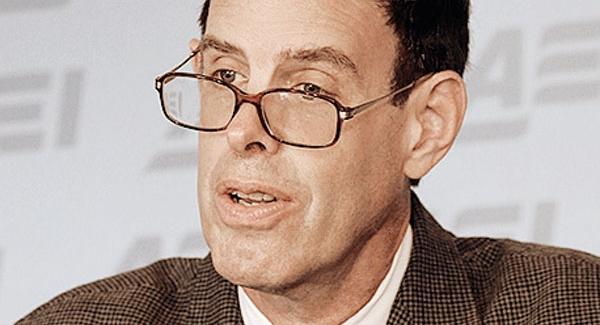 "Покидая российскую среду, люди начинают процветать. Не знаю, что за проблема находится внутри черного ящика"