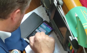 Народний депутат спалився на переписці, у якій вирішує фінансові справи