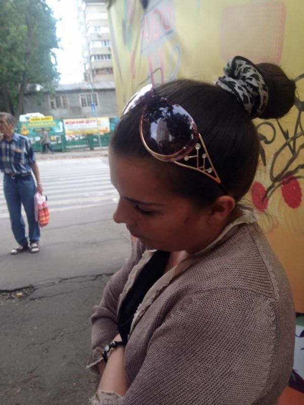 Осторожно! Возле метро "Житомирская" околачиваются мошенники. ФОТО