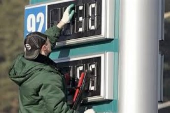 Бензин в Україні може різко подорожчати