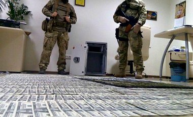 Как Альфа уложила на пол Госохрану и обыскала ГПУ