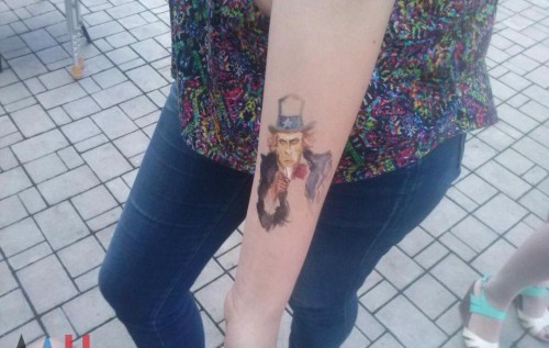 В Донецке продолжается антиамериканская истерия