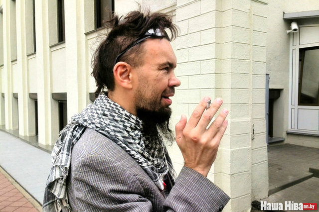 Выборы в Беларуси: пьяного претендента в президенты забрали в милицию