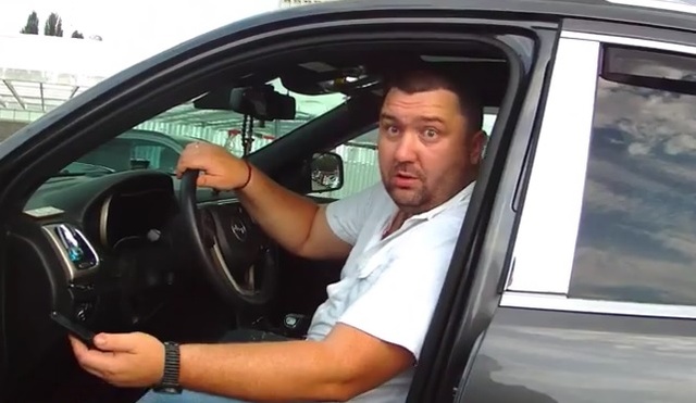 Полиция Киева опубликовала видео нападения пьяного мента с пистолетом на полицейских