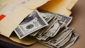 Чиновница районного управления юстиции на Черкасщине задержана при получении взятки, - СБУ