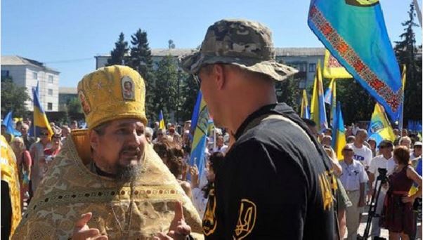 Скрепы жмут: попы УПЦ МП устроили демарш новому губернатору Луганщины