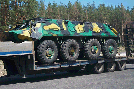 В ПОСЕЛКЕ СЧАСТЬЕ У ВОЕННЫХ УКРАЛИ БТР (ФОТО)