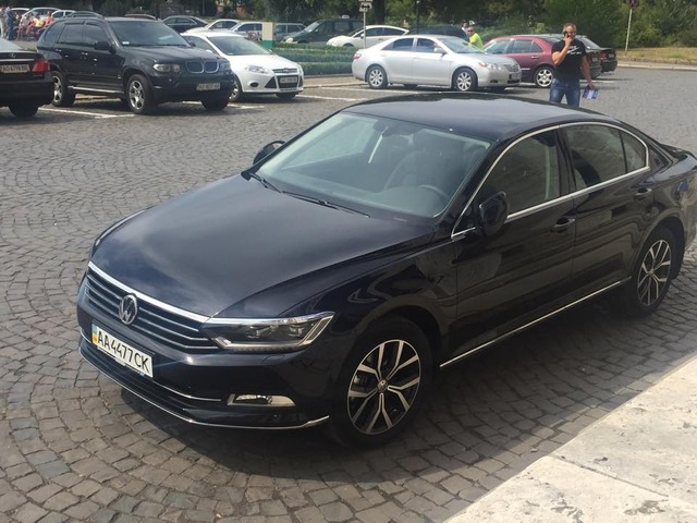VW B8, який за версією міліції не належить губернатору Москалю, переслідує його?