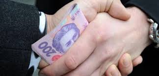 В Киеве подполковника милиции поймали на взятке в 45 тыс. гривен