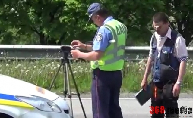 КИЕВСКИЙ ГАИШНИК ЗА ДВЕ ТЫСЯЧИ ДОЛЛАРОВ ОТПУСТИЛ ПЬЯНОГО ВИНОВНИКА АВАРИИ