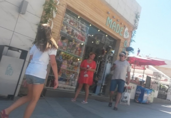 Людмила Щербаківська відпочиває на курорті з черговим одруженим коханцем