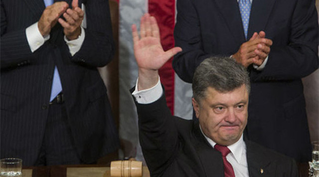 Financial Times: Порошенко свергнет его же армия