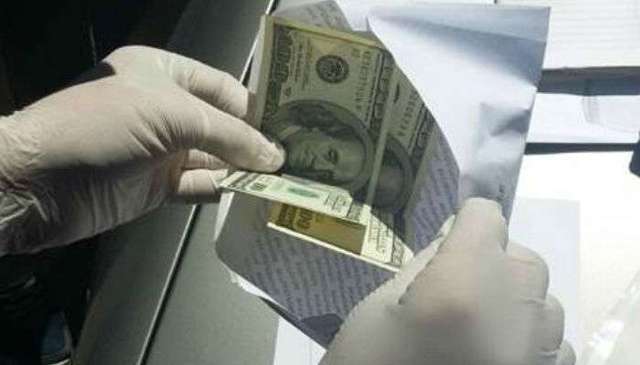 В Черновцах декан погорел на взятке