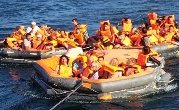 На Байкалі загорівся теплохід, евакуйовано близько 120 осіб