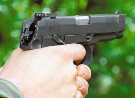 Боец добровольческого батальона выстрелил в жителя Днепропетровщины и бросил его на дороге