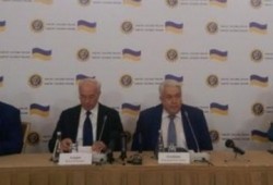 После заявлений Азарова Верховная Рада должна экстренно собираться на заседание. Запущен сценарий гражданской войны