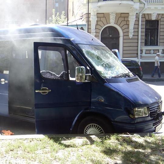 Активісти прокоментували навіщо вони трощили офіс у Харкові