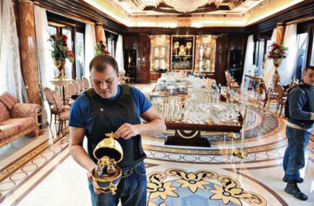 В Межигорье есть бункер сокровищ – бывший комендант