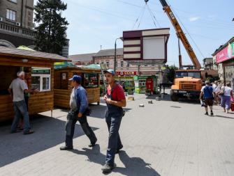 На улице Анголенко протестуют против установки «киоска Эделева»