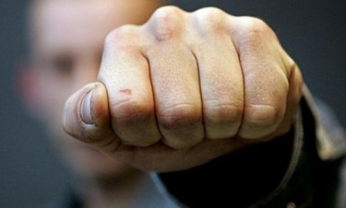 В Киеве во время обыска в офисе произошло столкновение, травмированы двое милиционеров