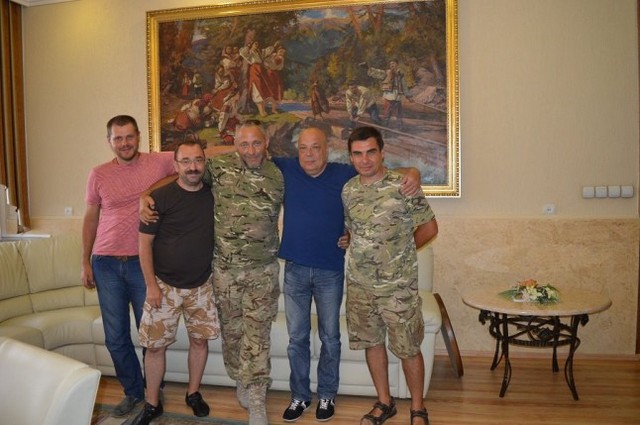 К МОСКАЛЮ ПРИЕХАЛИ «ОБЕЗБАШЕННЫЕ» ГОСТИ. ГОТОВЫ НАВЕСТИ ПОРЯДОК