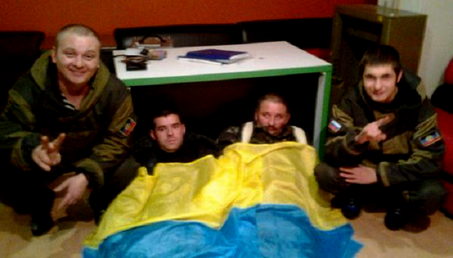 Боевики похвастались взятием в плен двух морских пехотинцев под Широкино