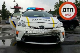 В Киеве полицейская машина протаранила две "легковушки" (фото)