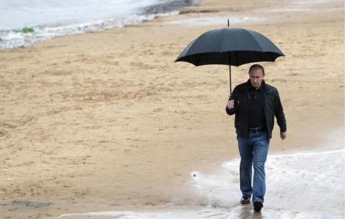 "Или грохнут, или посадят". Как блогеры РФ пишут про уход Путина