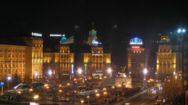 СРОЧНО: В ЦЕНТРЕ КИЕВА СЕРИЯ МОЩНЫХ ВЗРЫВОВ